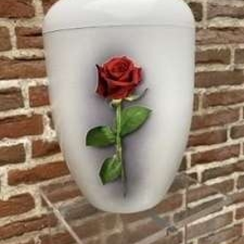 Hvid urne med motiv af rød rose