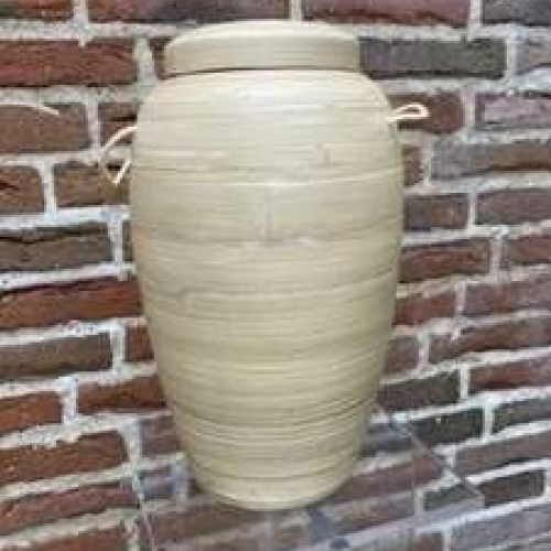 Naturfarvet urne med struktureret overflade