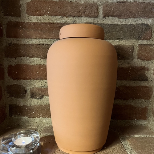 Terracotta lerurne
