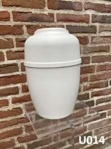 Hvid klassisk urne i enkelt design