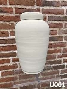 Lys naturfarvet urne i enkelt og klassisk design