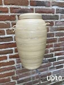 Naturfarvet urne med struktureret overflade